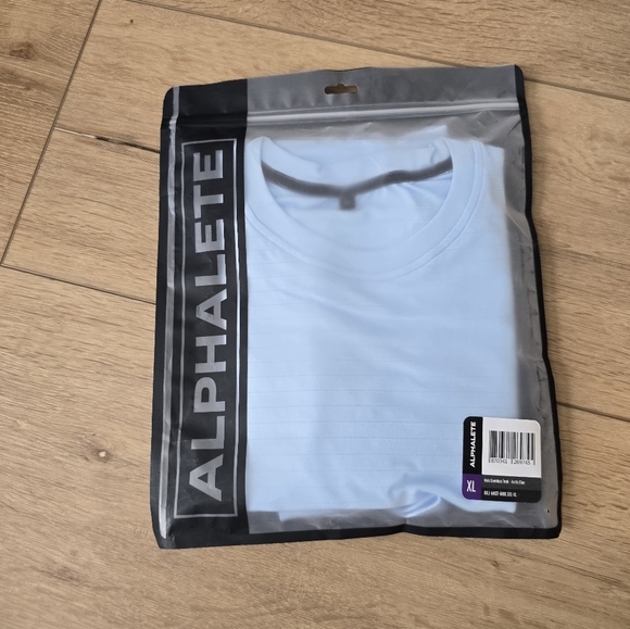 Nwt Alphalete Hero Seamless tank color  arctic blue XL - Picture 3 of 10